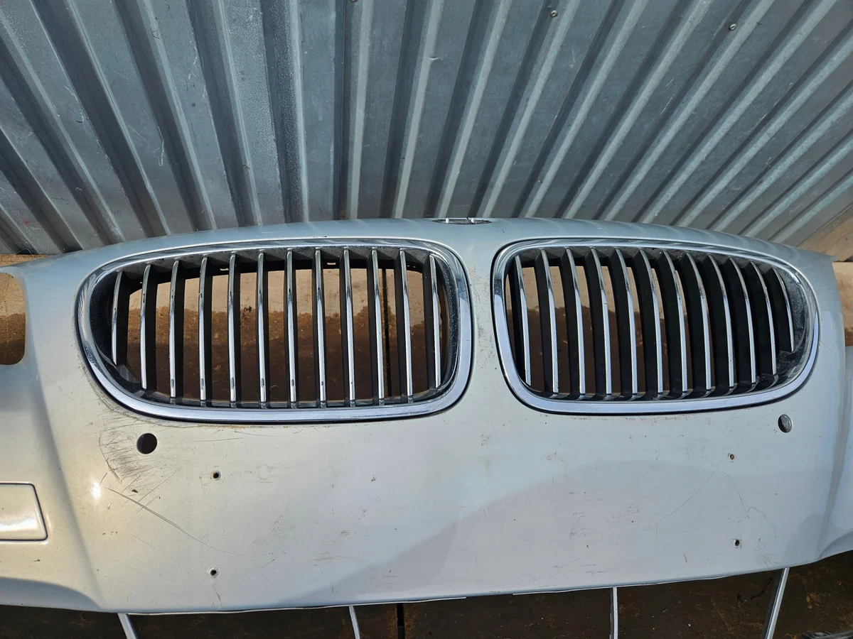 Stoßstange vorne BMW F10 Spacegrau gebraucht image 3