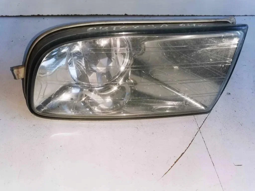 Farol de Nevoeiro Skoda Octavia Mk2 1ZO941699