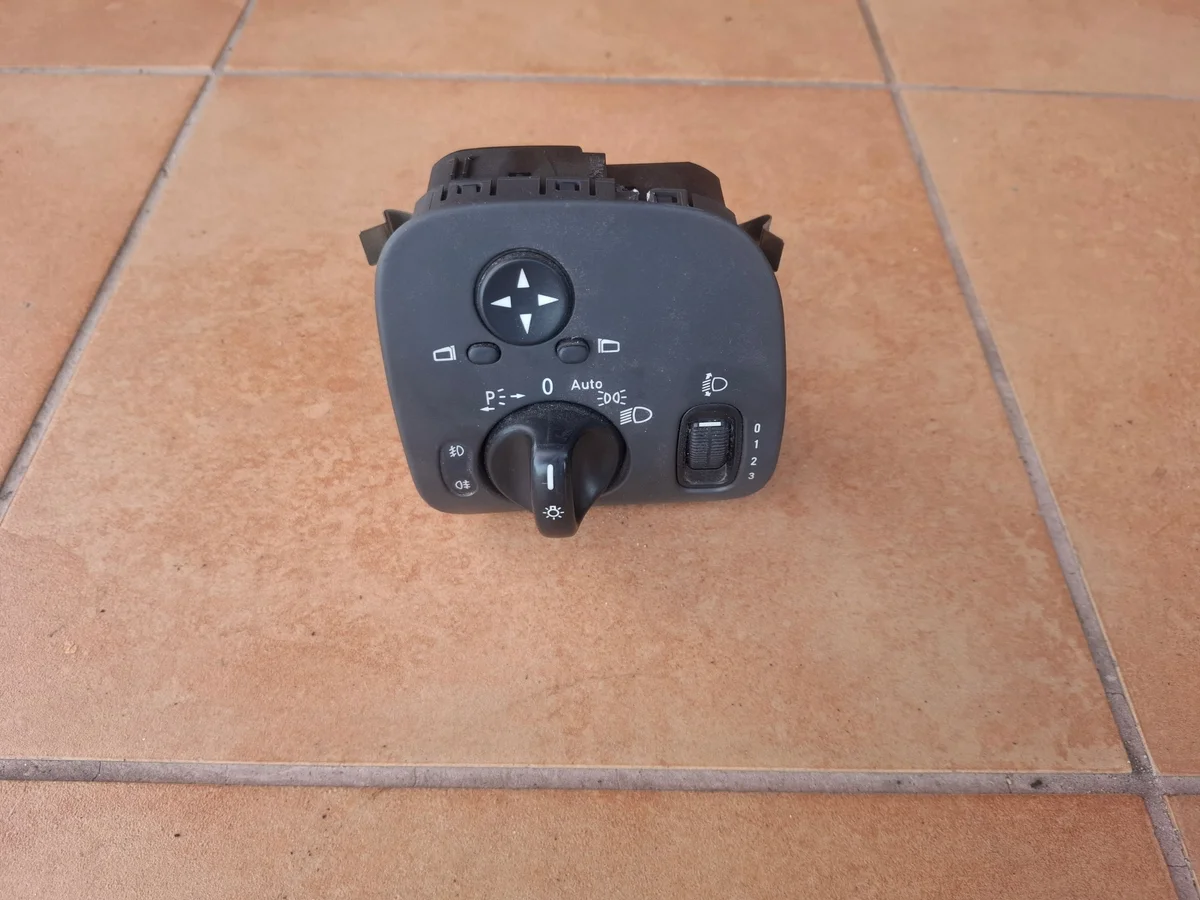 Interruptor Luzes Mercedes Classe C W203 A2035450604