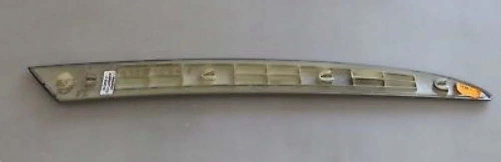Listello porta BMW OE 8265483 usato image 8
