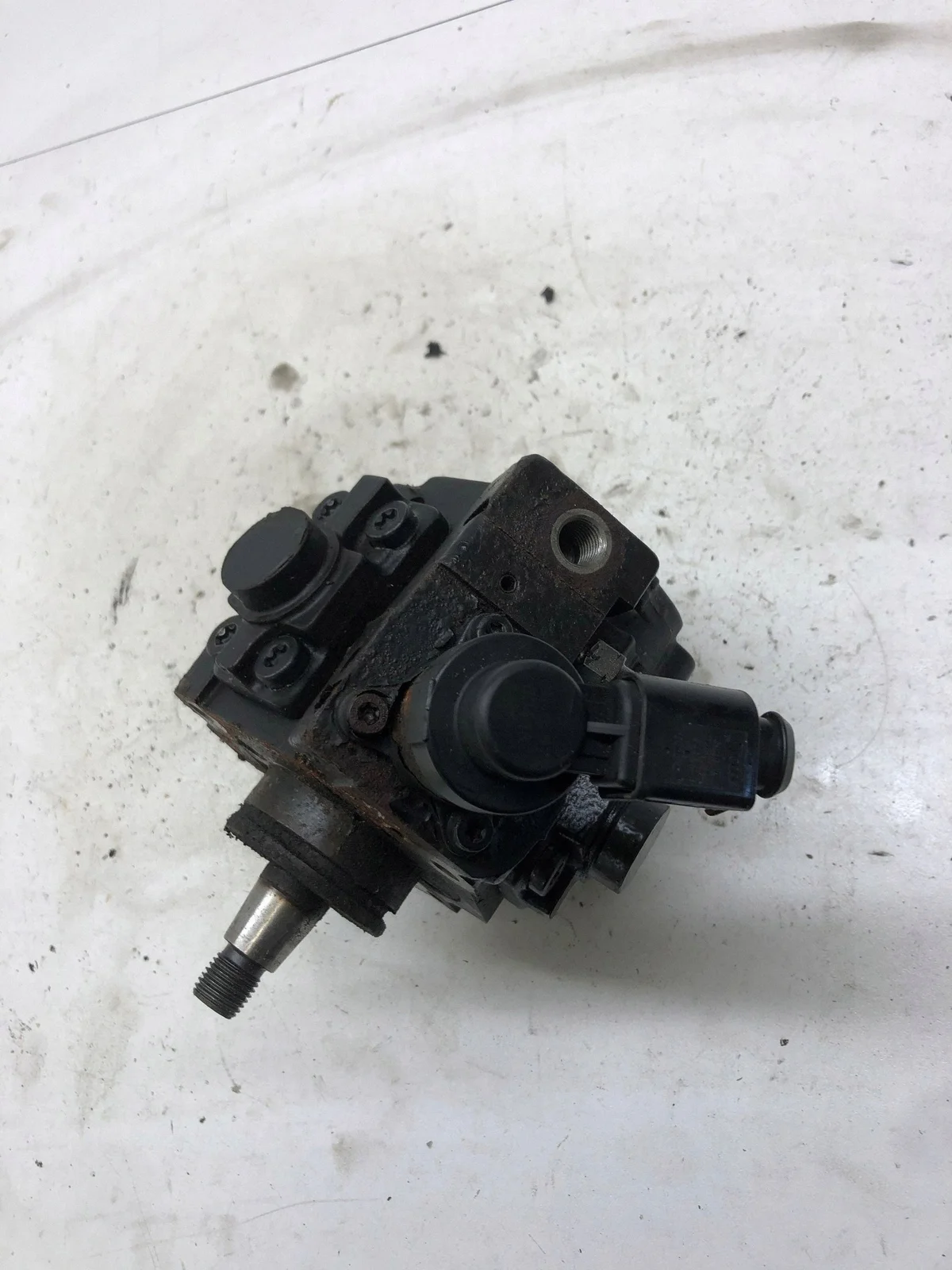 Audi Högtryckspump 059130755S Begagnad image 3