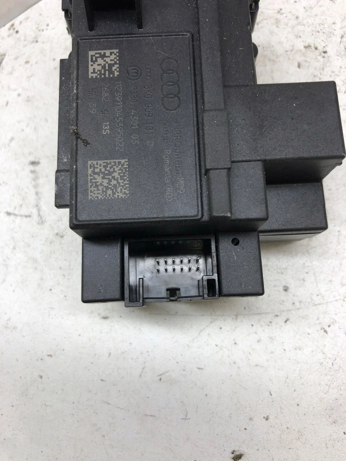 Stacyjka Audi A4 S4 B8 8K 2013 OEM 8K0909131D image 4