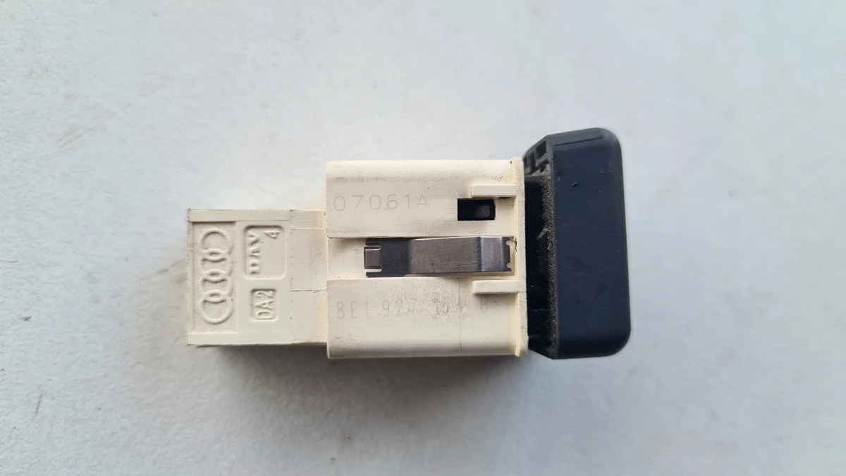 Audi 8E1927134B ESP Schalter gebraucht image 3