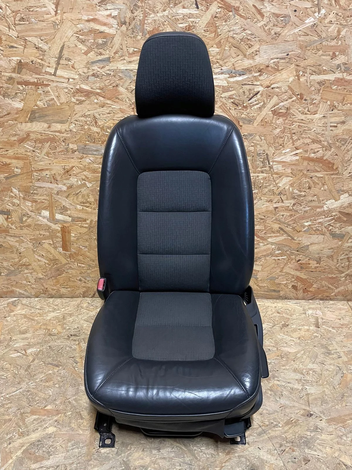 Siège avant gauche conducteur Volvo V70 III cuir