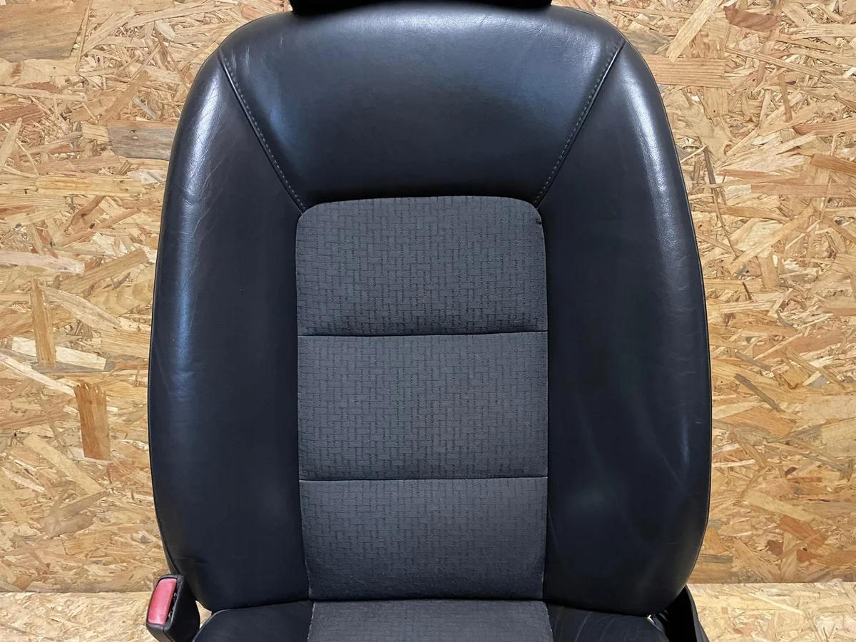Used Volvo V70 III Front Left Seat image 3
