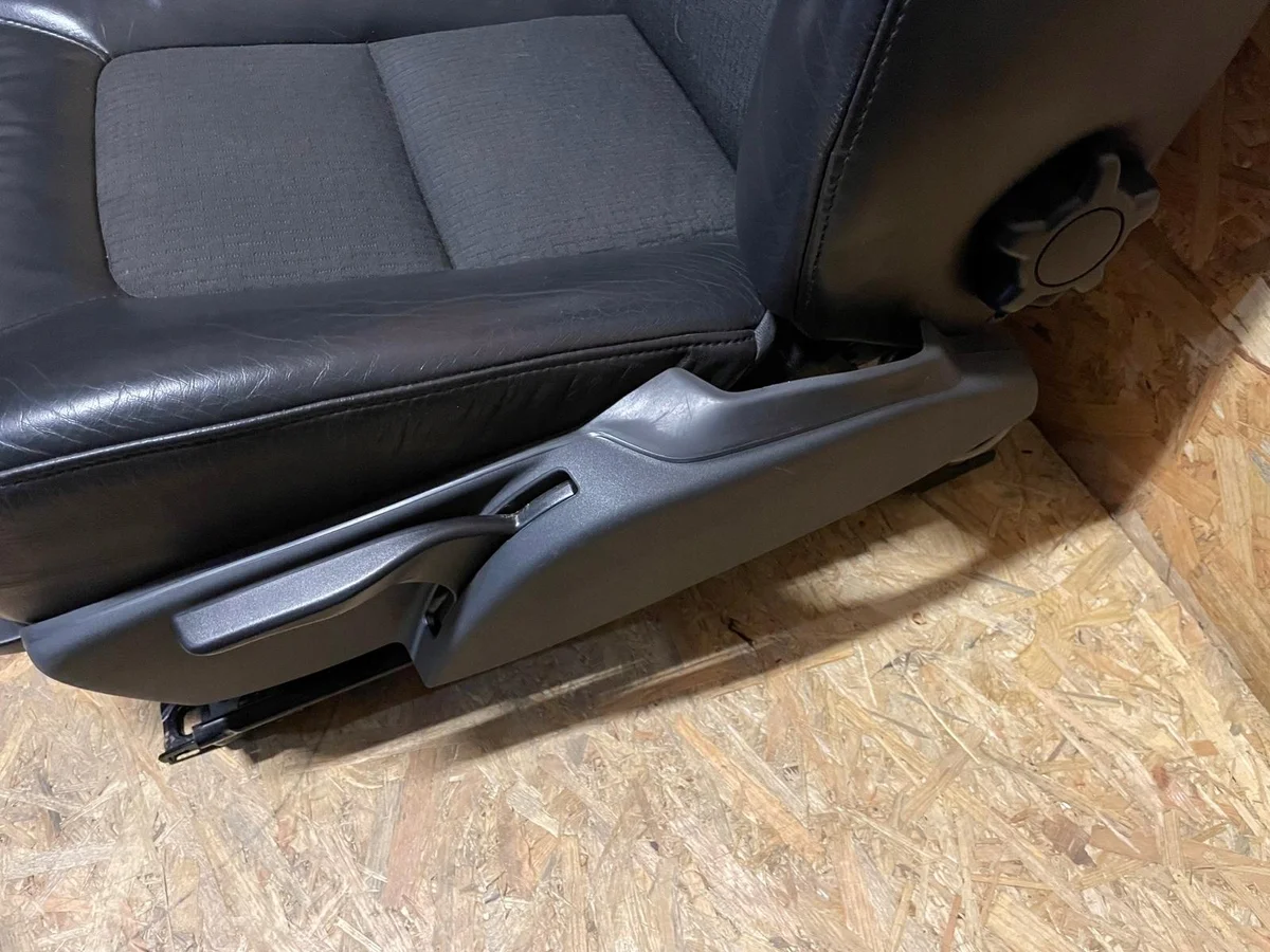 Used Volvo V70 III Front Left Seat image 5