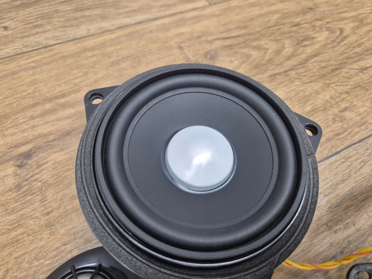 BMW F10 F11 kaiutin Harman Kardon image 3