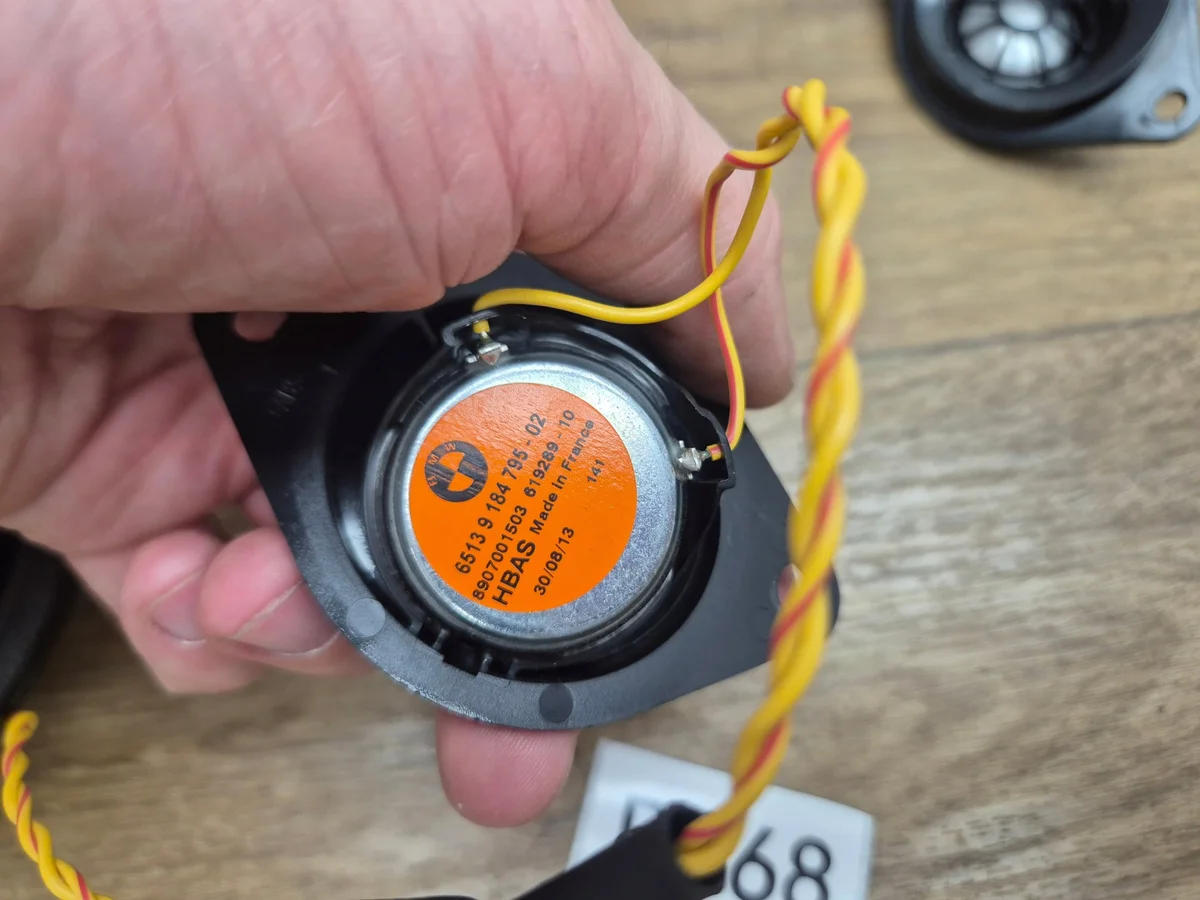 BMW F10 F11 kaiutin Harman Kardon image 6