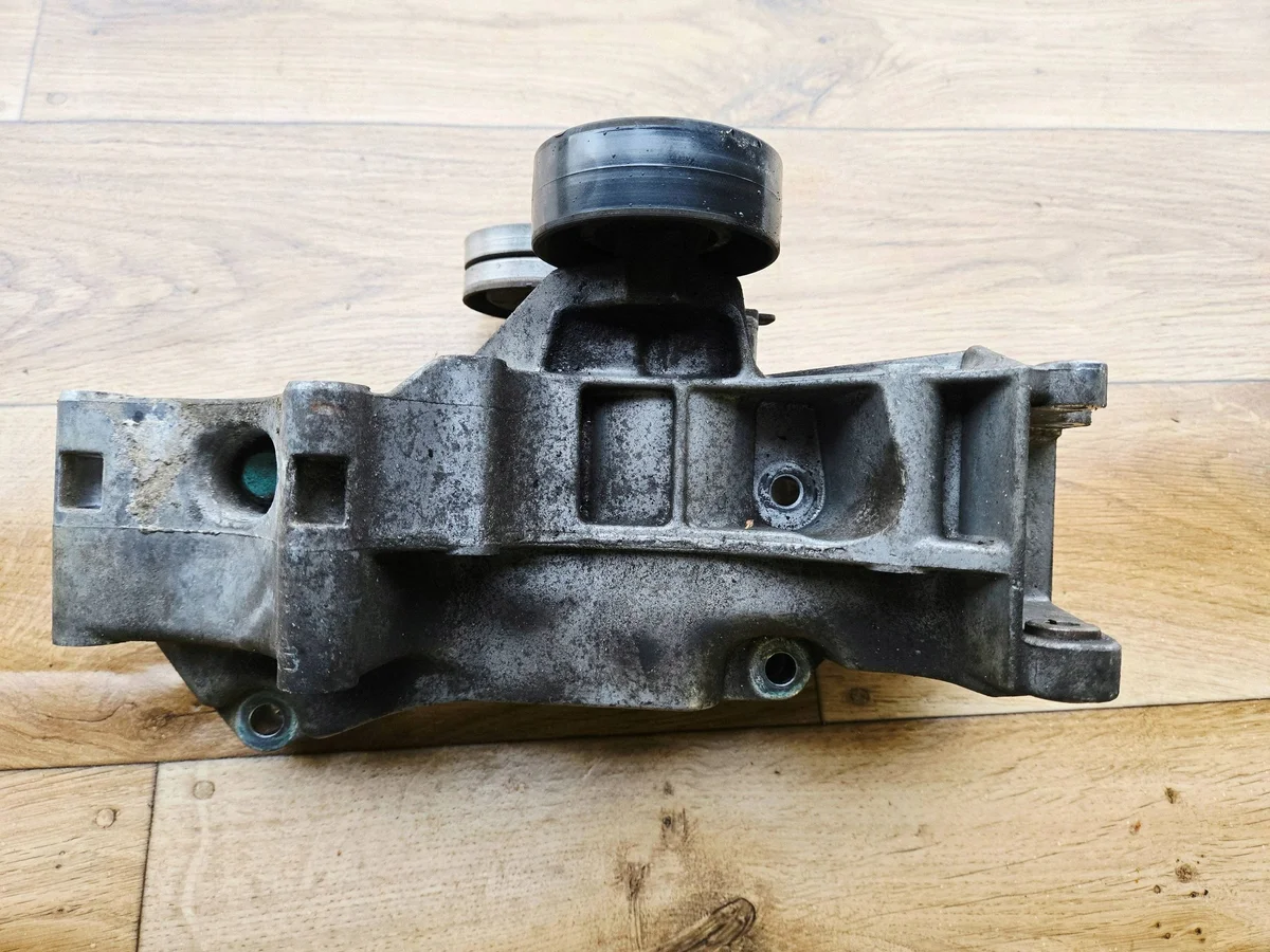 Suporte Alternador VW Golf IV 1.4 16V 032145169Q