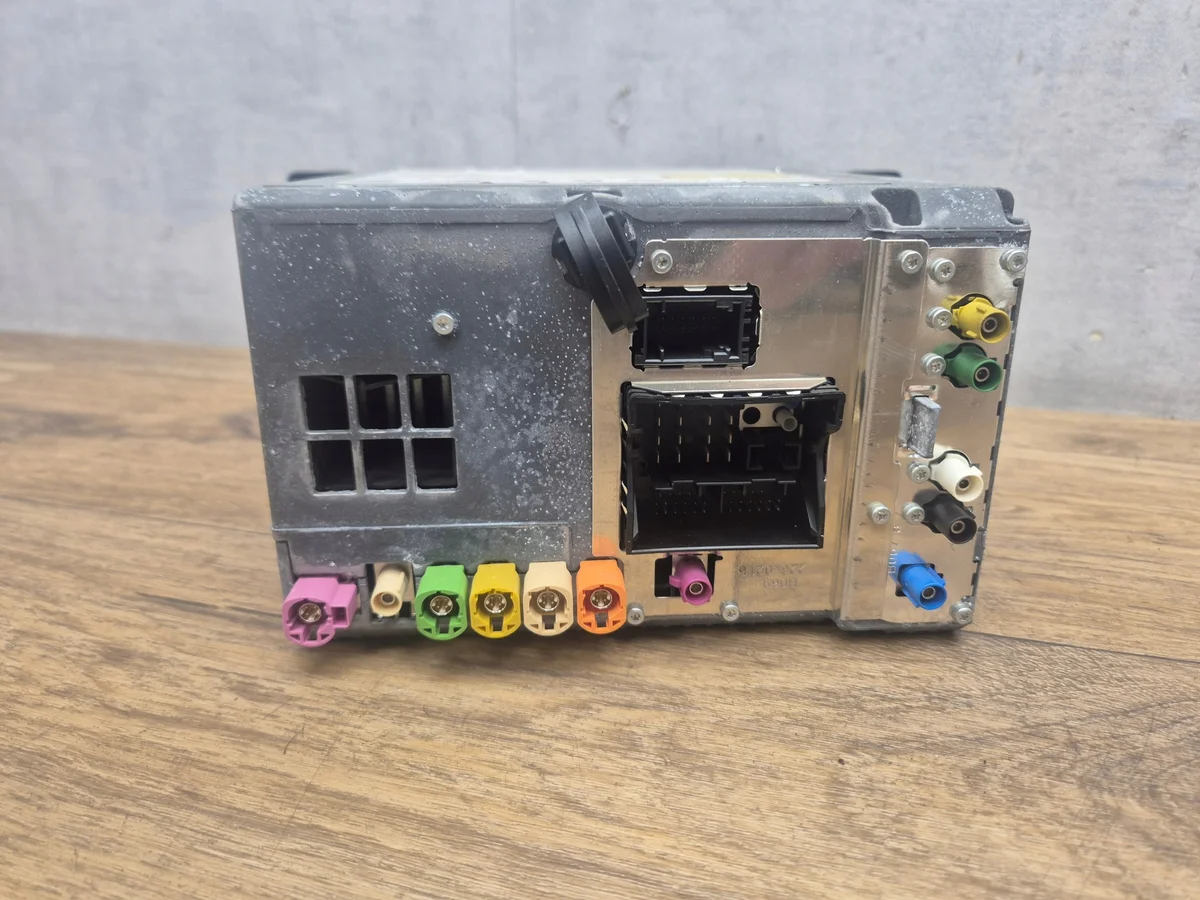 BMW NBT HU Radio Navigation Einheit 9347822 image 4