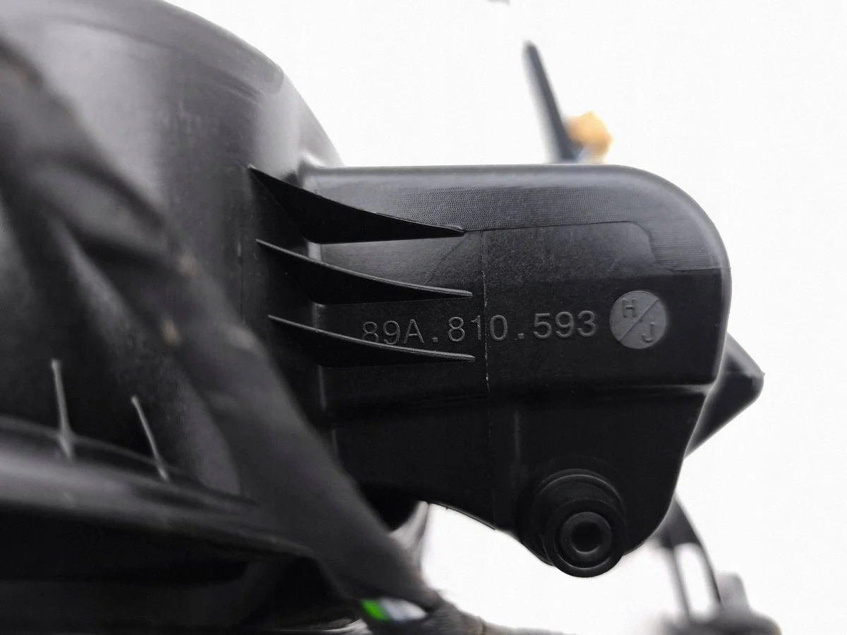 Audi e-tron 89A810593 trappe de charge image 10