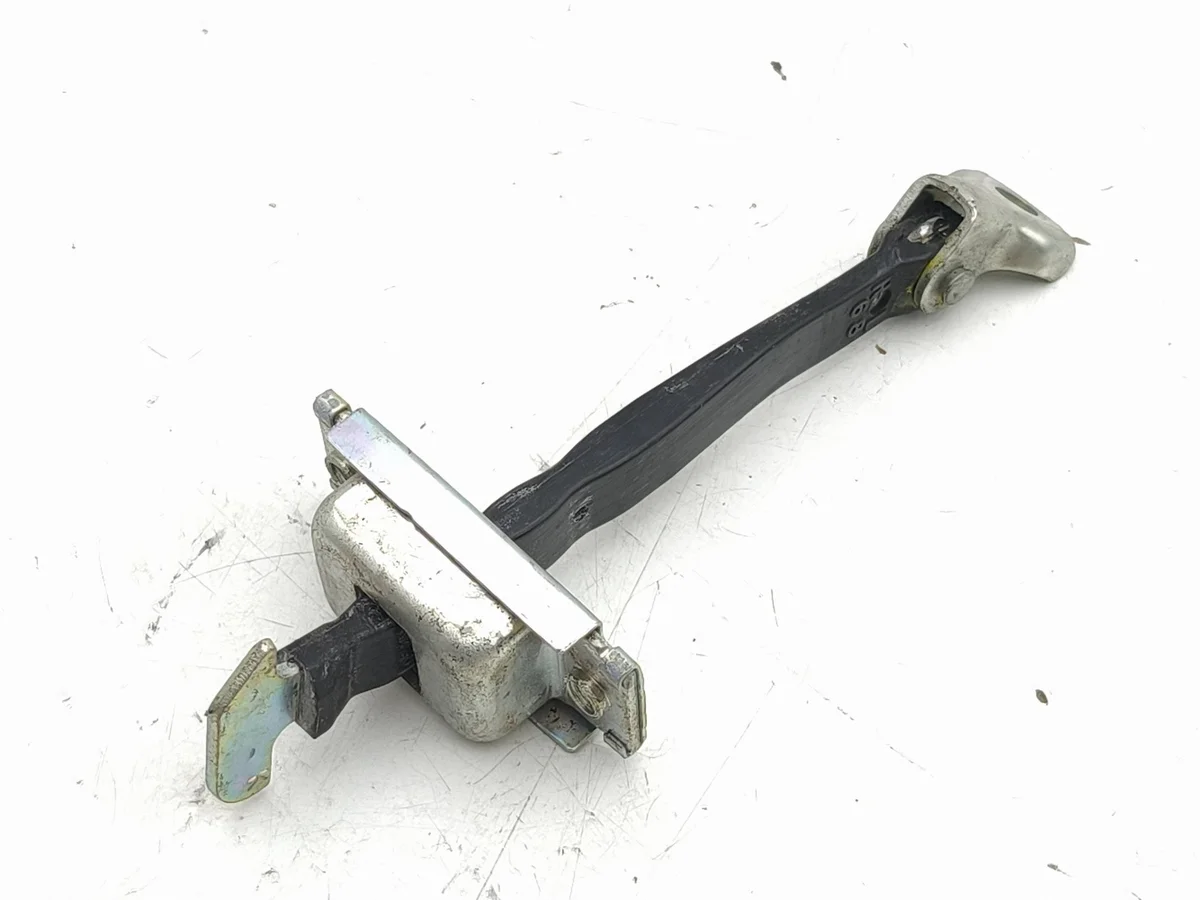 Toyota bZ4X Bakdörrstoppare AMD271754