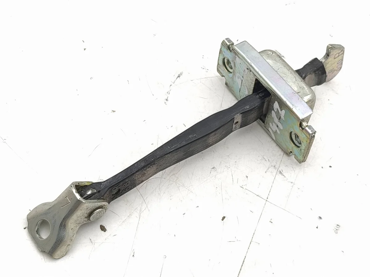Toyota bZ4X Achterdeur Stopper AMD271754 image 3