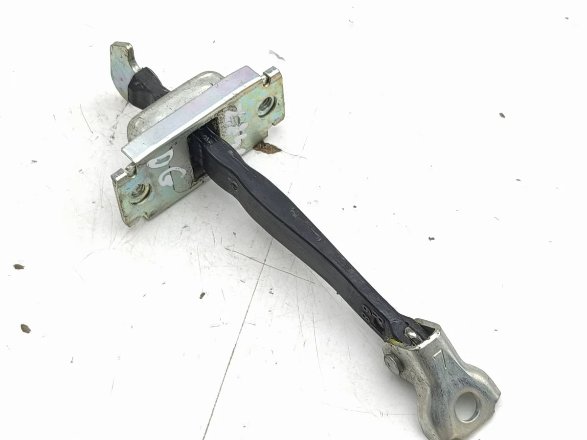 Toyota bZ4X Achterdeur Stopper AMD271754 image 4