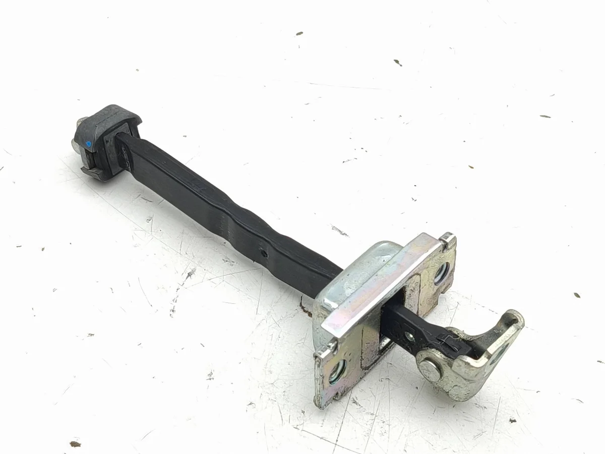 Toyota bZ4X Türstopper Vorne AMD271752 image 4