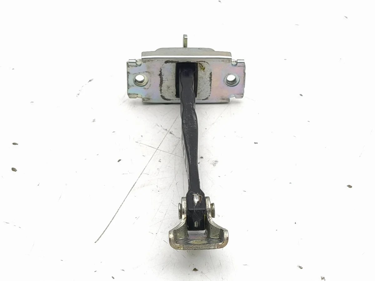 Toyota bZ4X Türbegrenzer hinten AMD271751 image 6