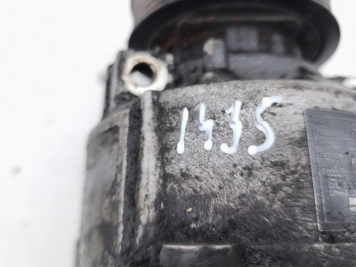 Mitsubishi AC-kompressor 7813A428 Begagnad image 6