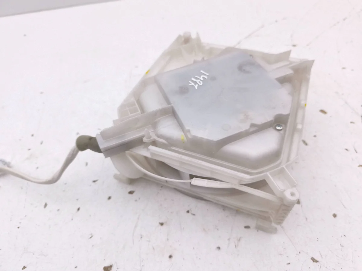 Toyota bZ4X 2023 Puhallin AMD271666 image 4