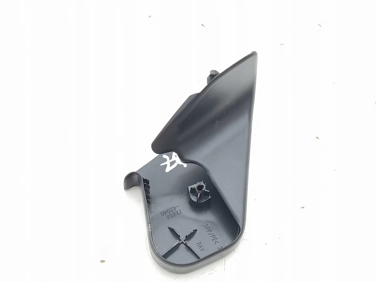 Toyota bZ4X 2023 Stoelplastic 7286842040 image 4