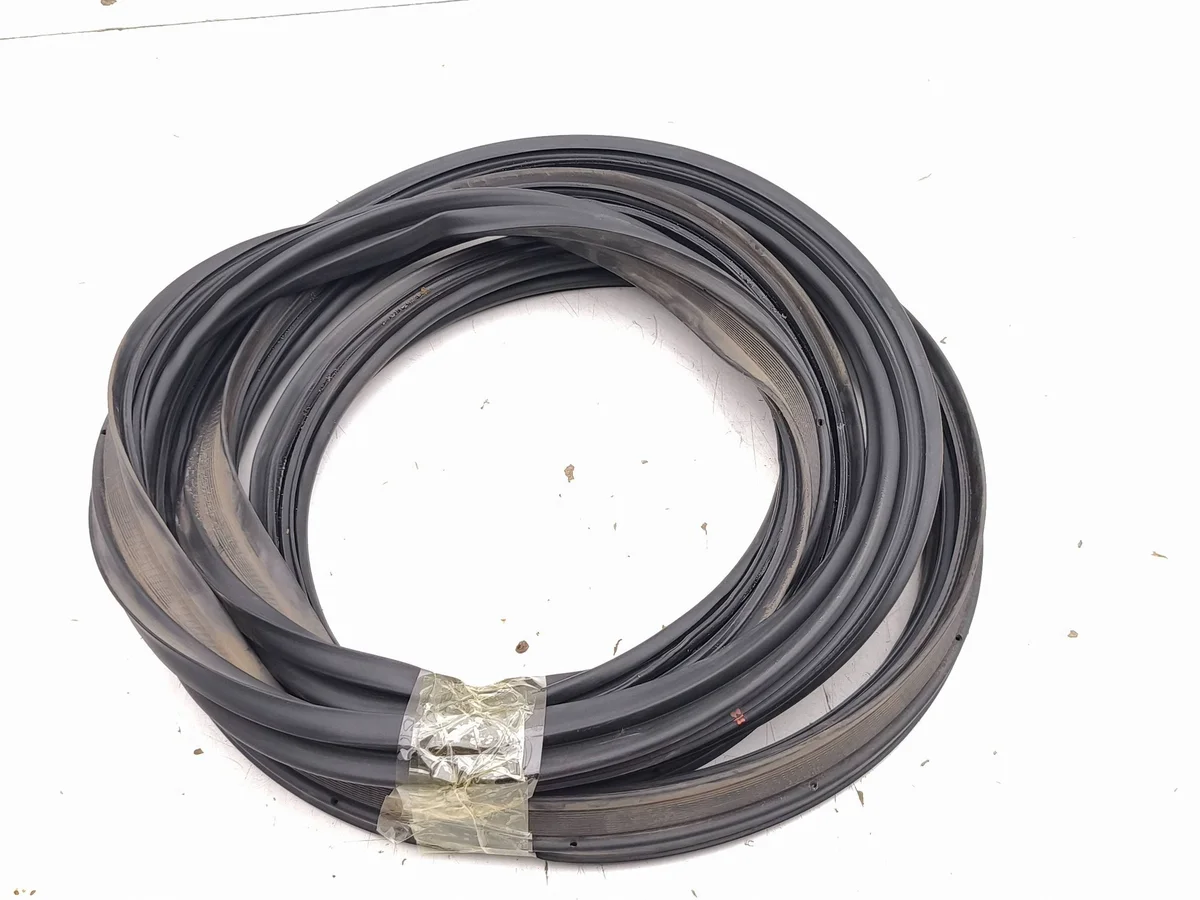 Toyota bZ4X 2023 Dichtung Kofferraumklappe AMD271474