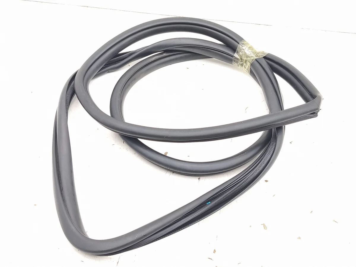 Toyota bZ4X 2023 Joint de porte avant AMD271463 image 3