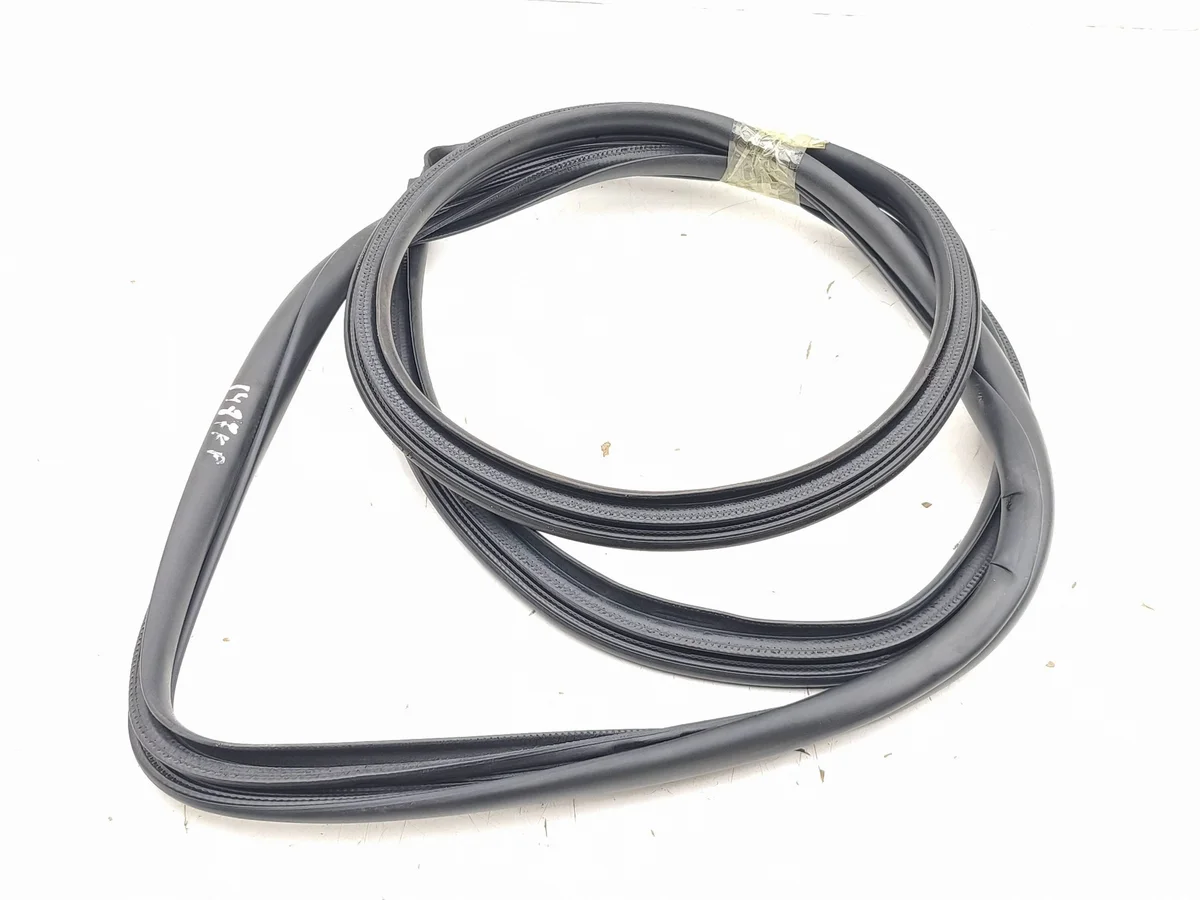 Toyota bZ4X 2023 Joint de porte avant AMD271463 image 4