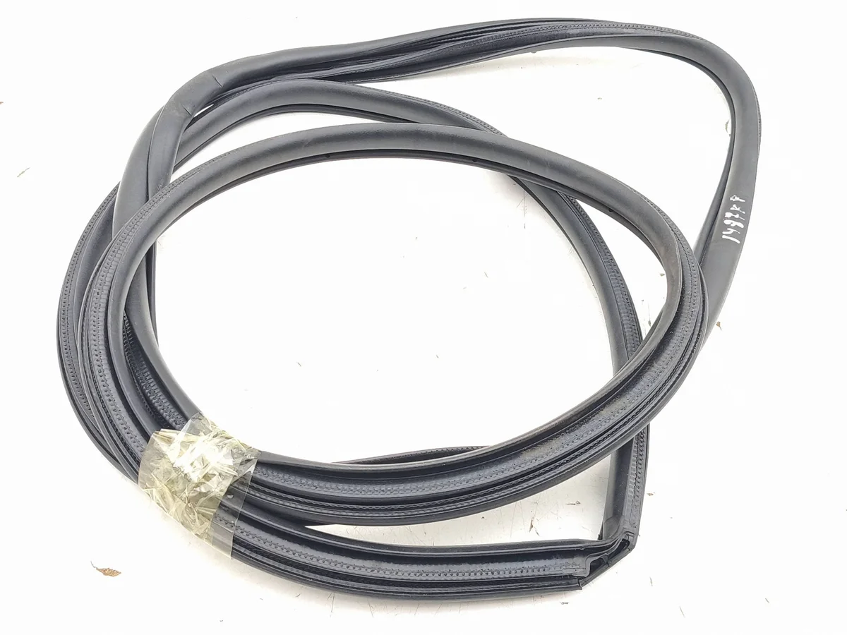 Toyota bZ4X 2023 Joint de porte avant AMD271463 image 6