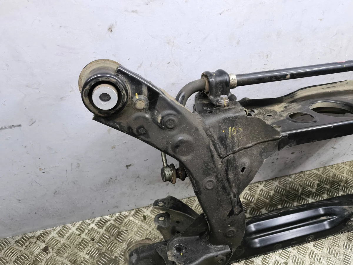 Soporte Trasero Toyota bZ4X OEM 3X10B0226 image 5