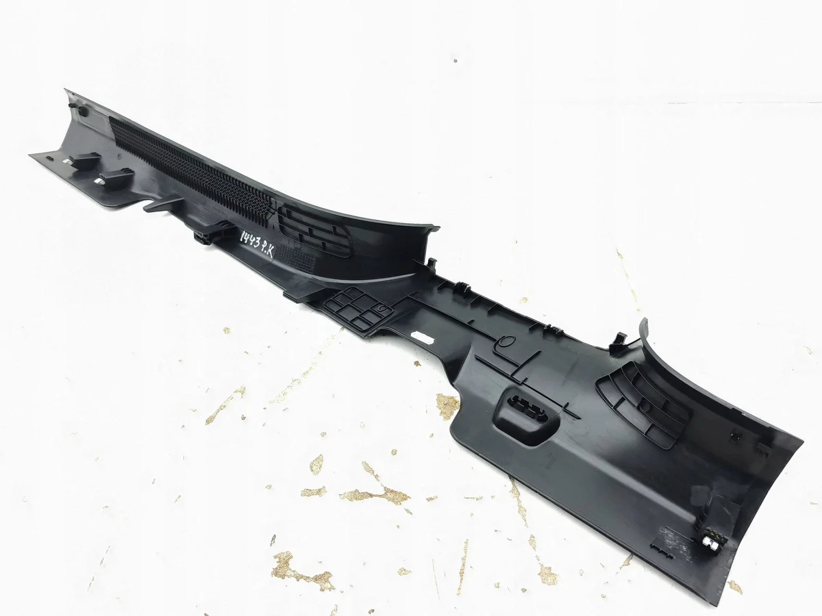Audi Q4 e-tron 11A853371 Left Front Sill Cover image 5