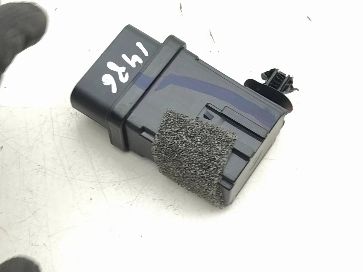 Relais Ford Mustang Mach-E 2023 MU5T13B224AC image 3