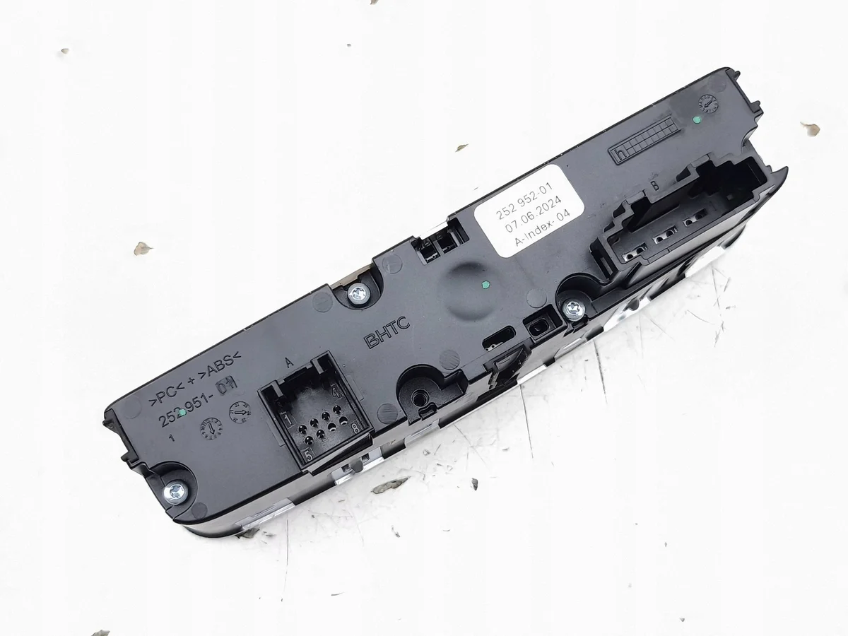 Audi Q4 e-tron F4B 2024 8W0919158C image 6