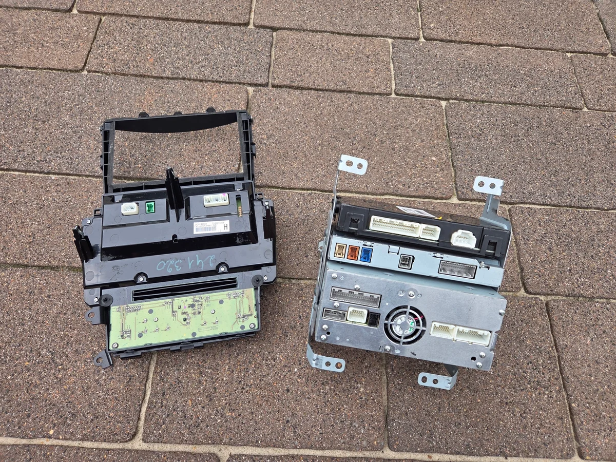 INFINITI Q50 Radio Navigation Kit image 10