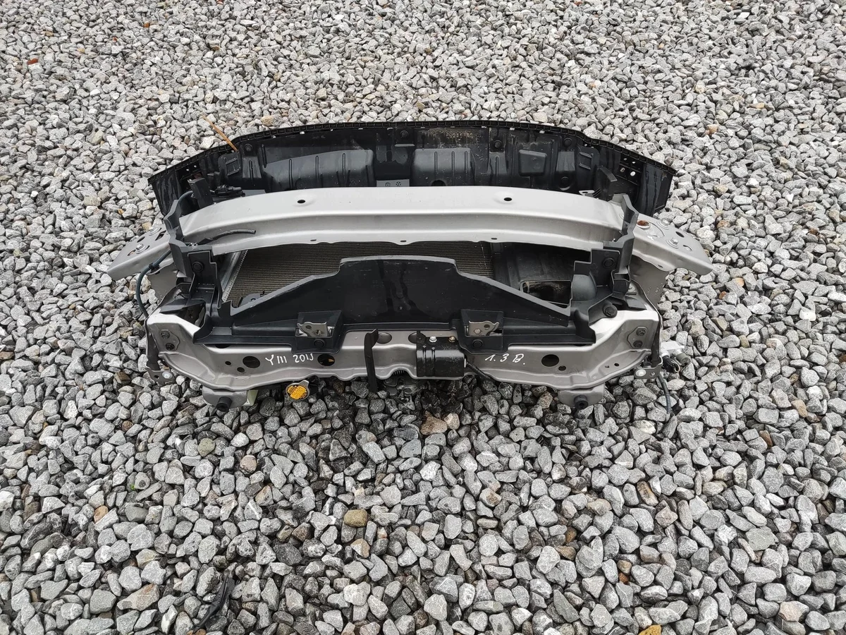 Kühlerfront Lüfter Toyota Yaris III 1.3 VVTi image 5