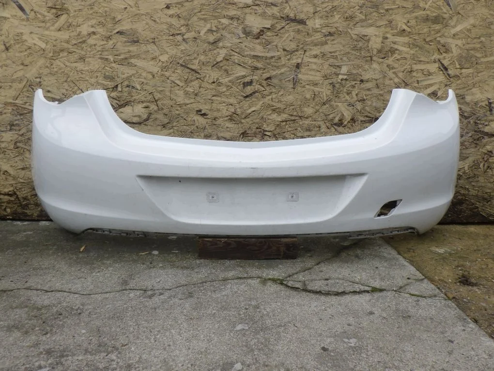 Opel Astra IV J HB 08- Bakre stötfångare