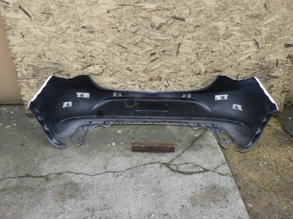 Opel Astra J Heckschürze hinten gebraucht image 4
