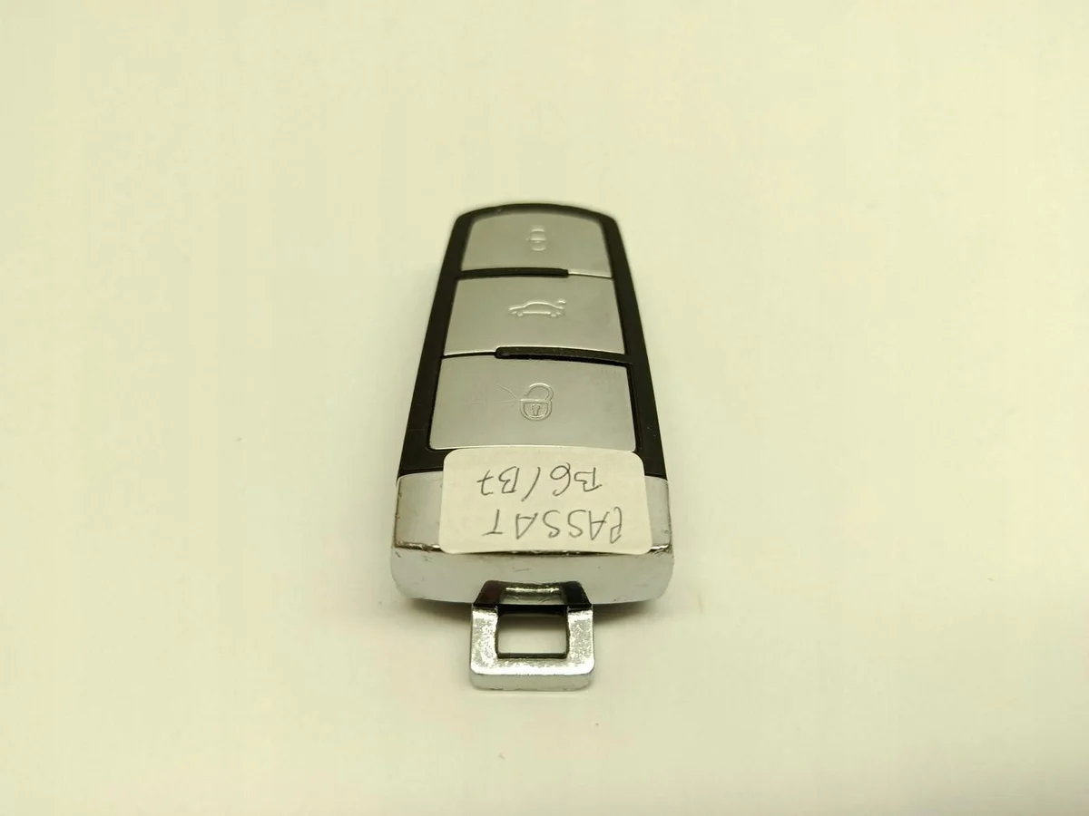 Carcasa Llave Volkswagen Passat B6 B7 Usada image 3