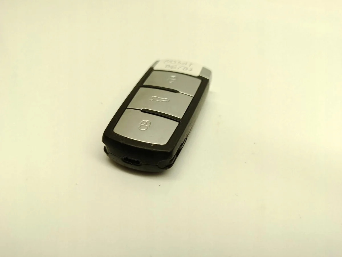 Carcasa Llave Volkswagen Passat B6 B7 Usada image 4