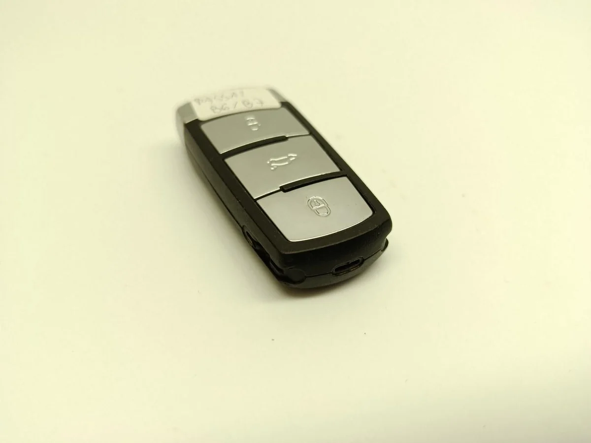 Carcasa Llave Volkswagen Passat B7 B6 Usada image 4