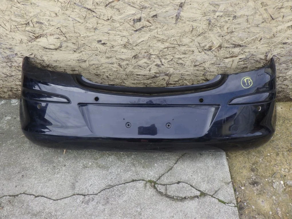 Opel Corsa D 3D 2006- Parachoques Trasero
