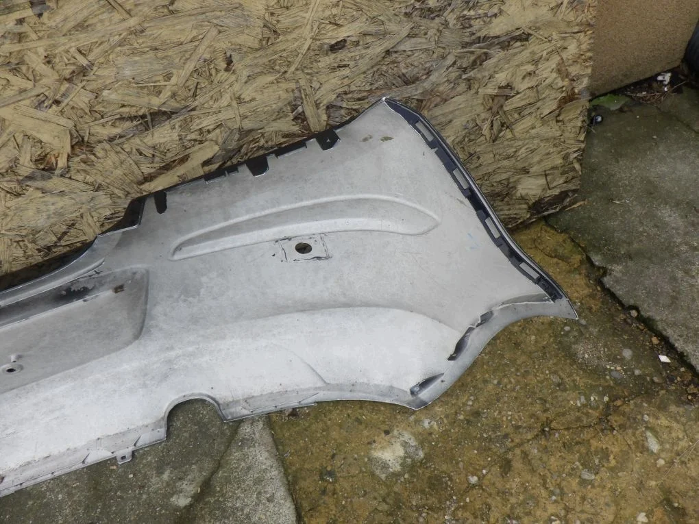 Opel Corsa D 3D 2006- Para-choque Traseiro image 5