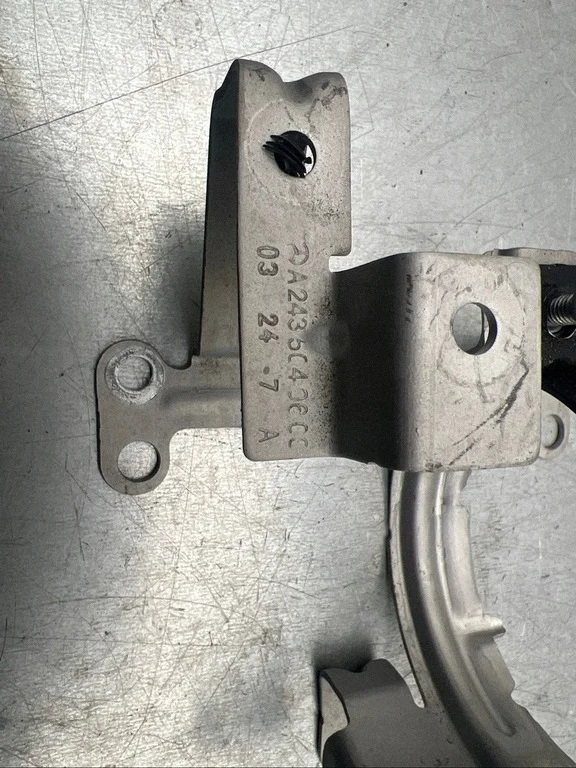 Mercedes-Benz EQB Teil Motor A2435040600 image 5
