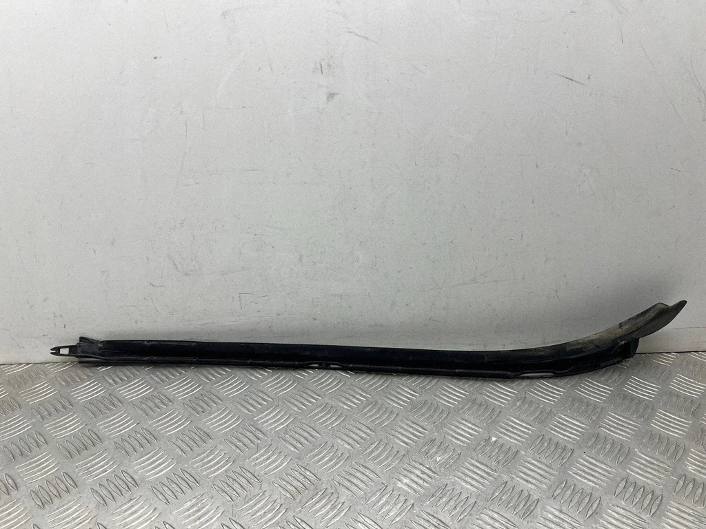 Mercedes GLB EQB Windshield Trim Left A2476909304 image 3
