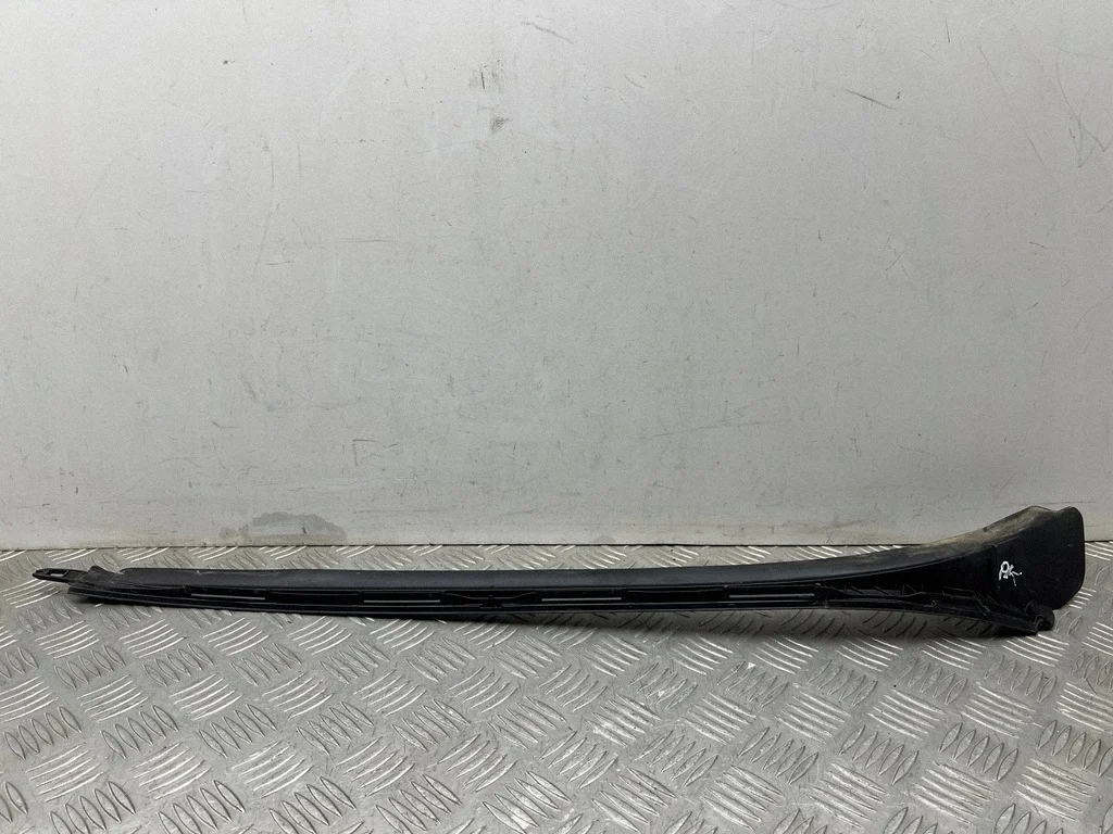 Mercedes GLB EQB Windshield Trim Left A2476909304 image 4