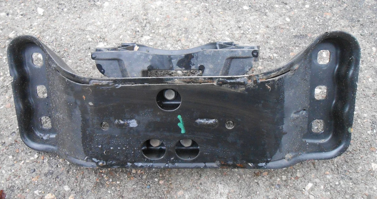 Engine Cover Mercedes E-Class W213 2.0 Bluetec image 3