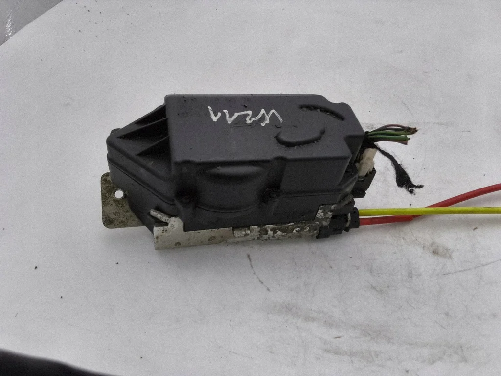 Serratura Bagagliaio Mercedes E W211 A2117400036