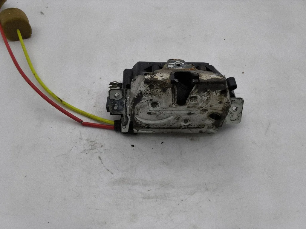 Serrure coffre Mercedes E W211 A2117400036 image 5