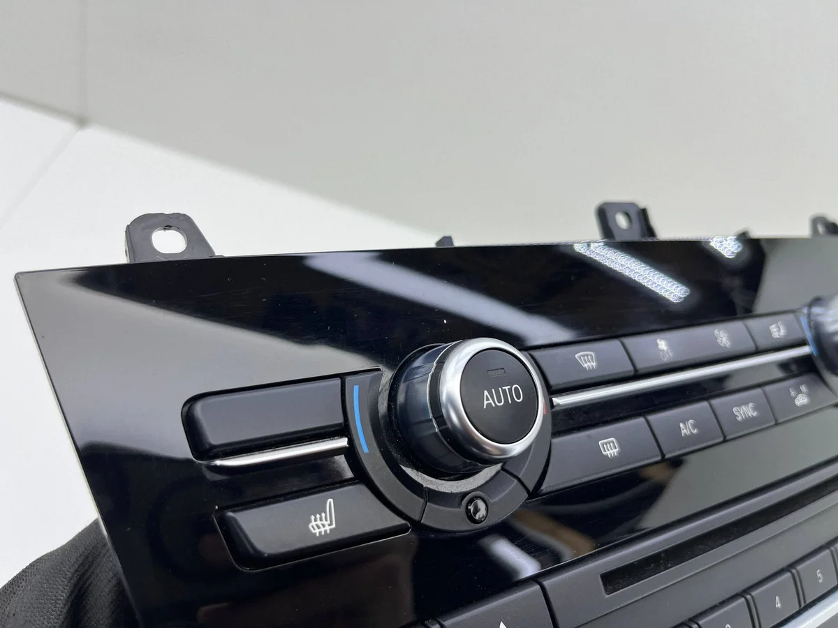 BMW X3 F25 LCI Klimaanlagenbedienfeld image 6