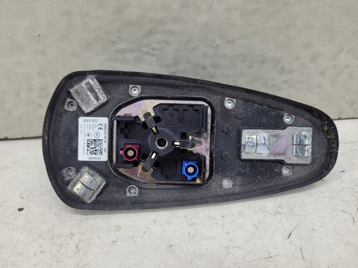 Antenne requin VW Golf VIII Passat B9 5WA035507A image 3