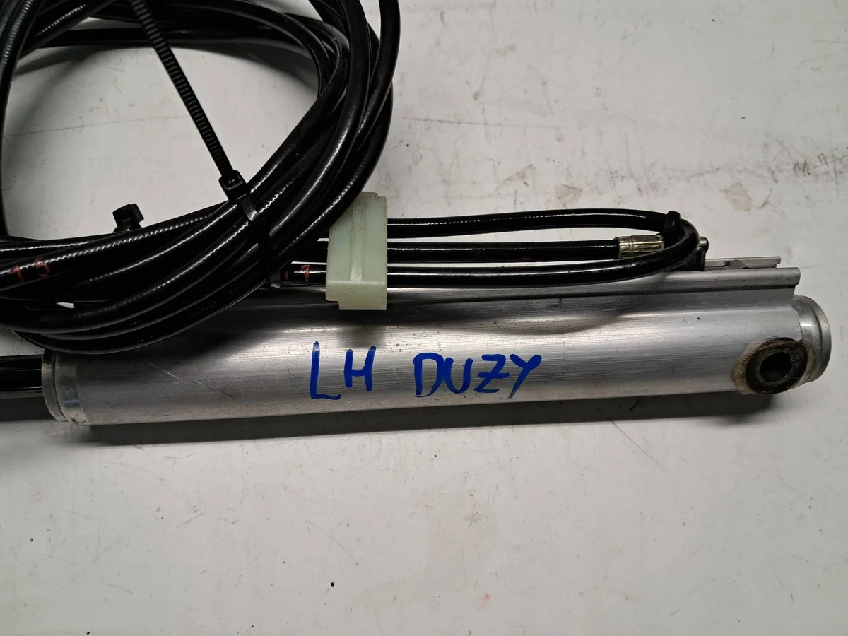 Mercedes-Benz CLK W209 Actuator Dak A2098000772 image 5