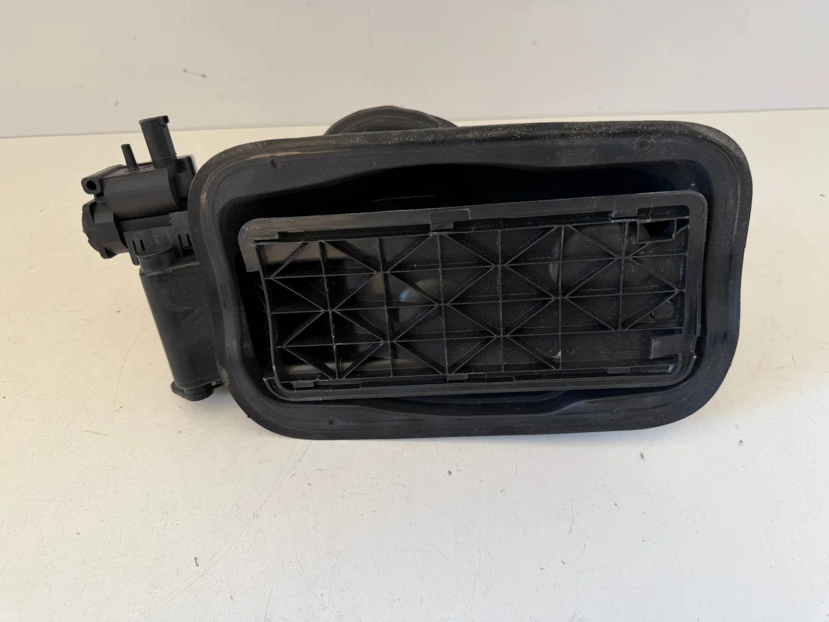 BMW X3 F25 trappe réservoir carburant 7238086